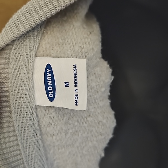 Old Navy Crew Neck Sweatshirt - Picture 6 of 6